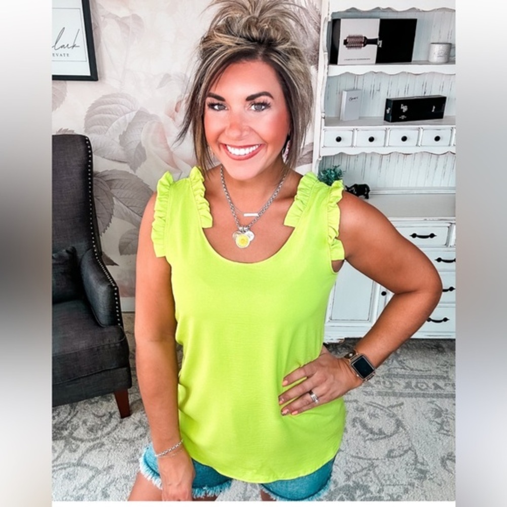 Periwinkle Sleeveless Tank Lime Green Ruffle Sleeve Top Size Large

Worn once